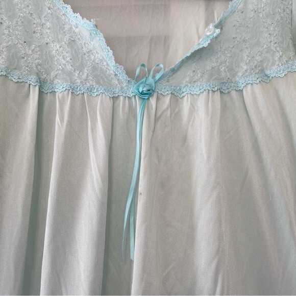 Vintage Carriage Court size Small Light Blue Teal Dressing Gown Night Gown - Picture 4 of 9